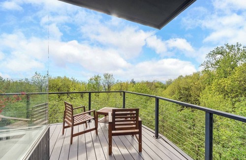 Northwest Portland Casa | SKYLINE SKYLAB HOUSE | VIDA A 7 GRADOS