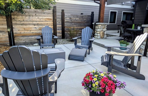 Valemount Casa | Skyline Suite 2 Bdrm King, Centrally Located in Valemount