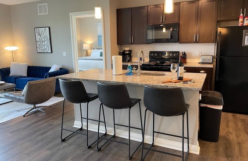 Downtown Columbus Apartamento | Skyline View 2BR w/Balcony + Free Parking + W/D!