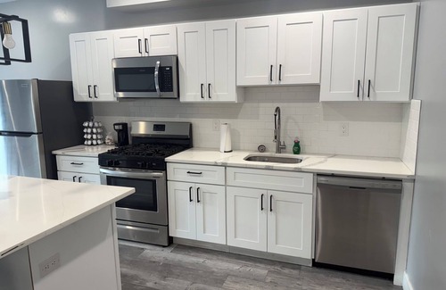 Belmont Casa | Skyline views in vibrant Philadelphia