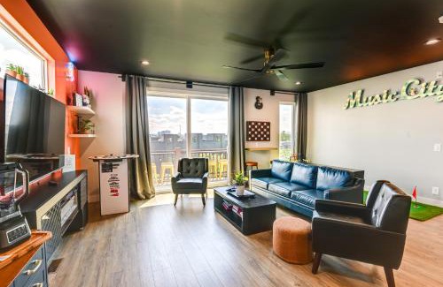 Katie Hill Neighborhood Casa | Skyline Views Nashville Townhome 3 Mi to Broadway