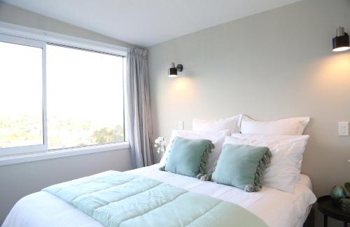 Johnsonville Casa | Skyline Vista - Entirely New House with Luxe Views, Espresso, Netflix & Free Parking