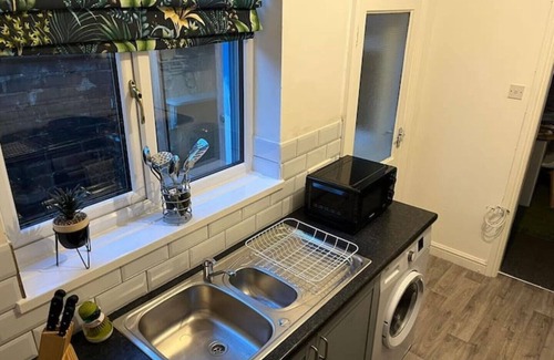 Stoke-on-Trent Casa | SkylinesAirbnb