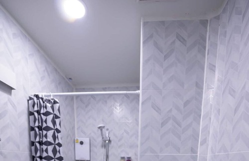 Makkasan Apartamento | SkyLink Homes Classic Studio - Airport Link Prattunam Station