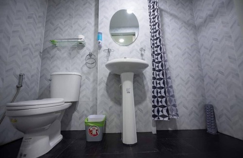 Makkasan Apartamento | SkyLink Homes Classic Studio - Airport Link Prattunam Station