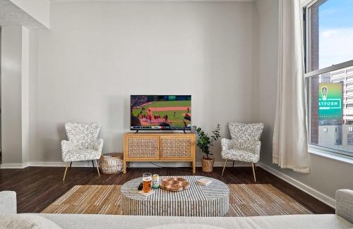 Downtown Cleveland Casa | Skyloft Condo - Walk To Stadiums - City Views
