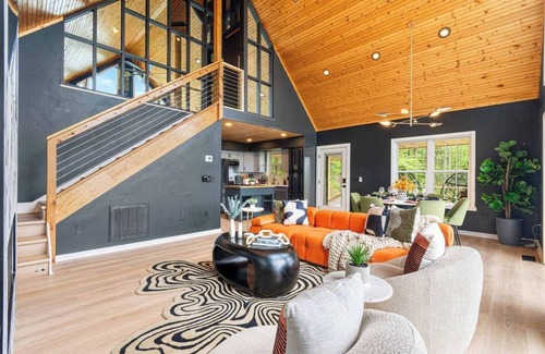 Whittier Cabina | SkyLux by 5 Seasons Homestays