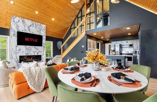 Whittier Cabina | SkyLux by 5 Seasons Homestays