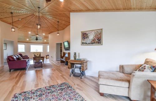 Black Mountain Casa | Skytop Chalet Pet Friendly, Hot Tub and Views