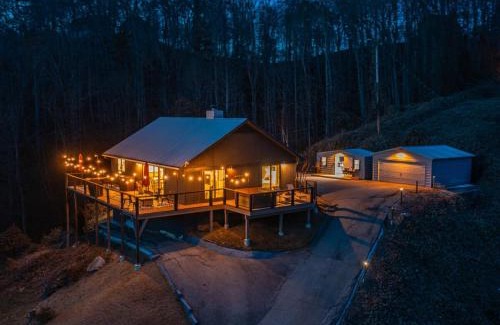 Almond Casa | Skytop Summit-Hot Tub-Firepit-Big Views