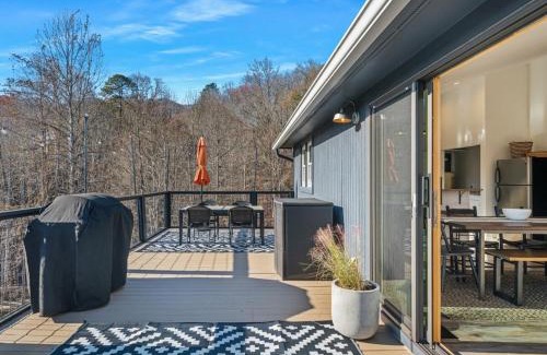Almond Casa | Skytop Summit-Hot Tub-Firepit-Big Views