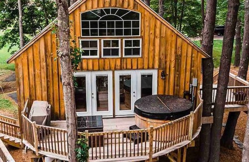 Belgrade Casa | Skyview Treehouse-amazing Views Of Belgrade Stream