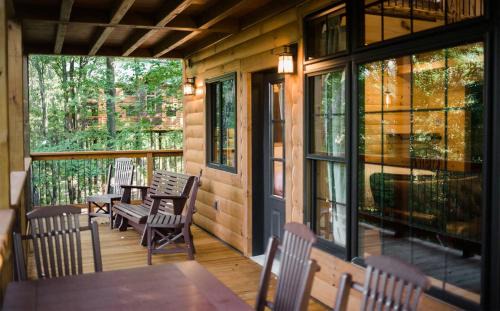 Millersburg Casa | Skyview Treehouse by Amish Country Lodging