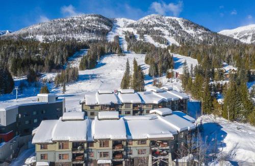 Rossland Casa | Slalom Creek 2 Bedroom & Den