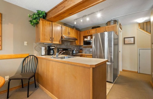 East Kootenay Apartamento | Slalom Spirit | Ski-In/Out | Steps from Toby Chair