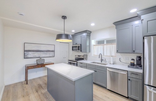 Poplar Grove Cabaña | SLC Cozy Backhouse - Downtown SLC Base