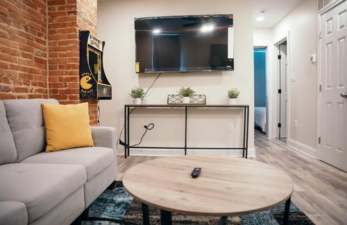 Fells Point Apartamento | Sleek and Cozy Micro Fells Point Residence!