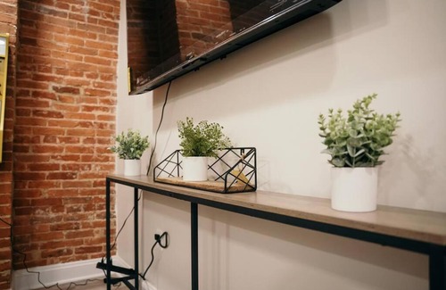 Fells Point Apartamento | Sleek and Cozy Micro Fells Point Residence!