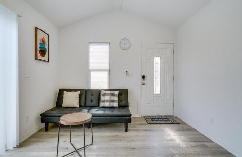 El Paso Casa | Sleek and Modern El Paso Retreat about 6 Mi to Downtown!
