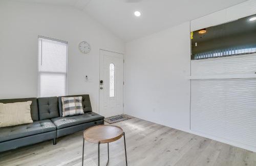 El Paso Casa | Sleek and Modern El Paso Retreat about 6 Mi to Downtown!