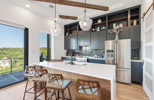 Apache Shores Casa | Sleek and Modern Home in Austin - 30 Day+ Rental