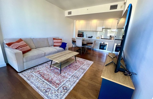 Civic Center Condominio | Sleek and Modern Condo in heart of Hayes Valley