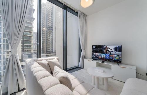 Nad Al Sheba Apartamento | Sleek and Stylish 1 Bed in The Crest Sobha Hartland