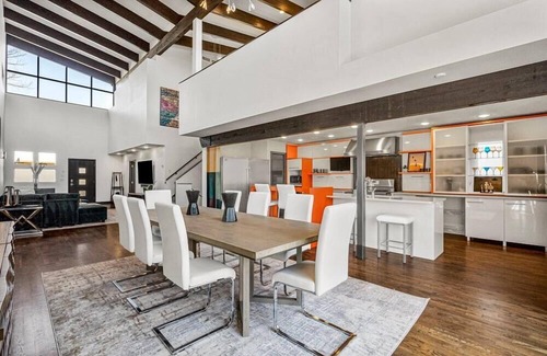 Cherry Street Casa | Sleek & Chic @ Cherry Street