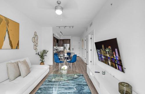Doral Apartamento | Sleek Doral Retreat 1 Bed Oasis With Free Parking