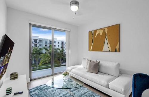Doral Apartamento | Sleek Doral Retreat 1 Bed Oasis With Free Parking