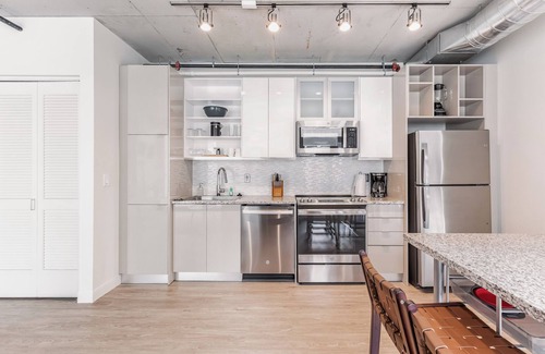 Downtown Cleveland Apartamento | Sleek DT Cleveland Apt at City Club