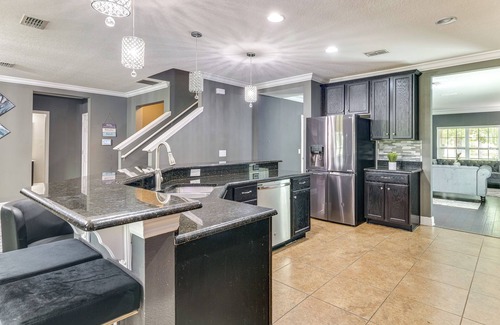 Marbella Casa | Sleek Family Home Near Orlando Theme Parks