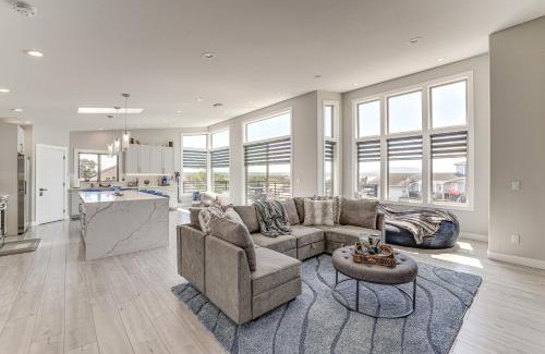 Ferndale Apartamento | Sleek Ferndale Home with Ocean and Mountain Views!