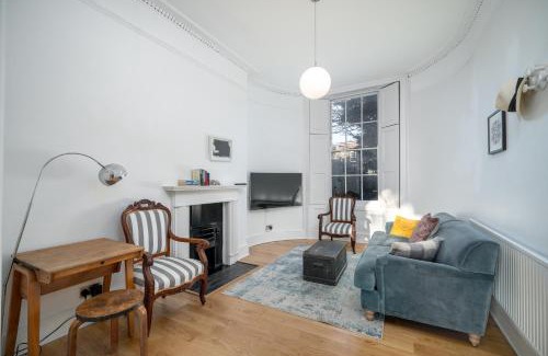 Angel Apartamento | Sleek flat with communal courtyard