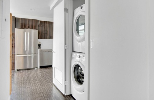 Golden Triangle Apartamento | Sleek Golden Triangle 2BR w/ Gym & Pool nr Art Museum, by Blueground
