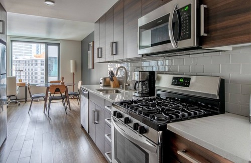 Civic Center Apartamento | Sleek Hayes Valley 1BR w/ On-Site Retail, Yoga & Dining, by Blueground
