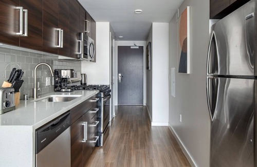 Civic Center Apartamento | Sleek Hayes Valley 1BR w/ On-Site Retail, Yoga & Dining, by Blueground