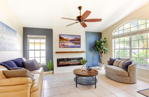 North Palm Beach Heights Casa | Sleek Jupiter Retreat with Lanai and Pool!