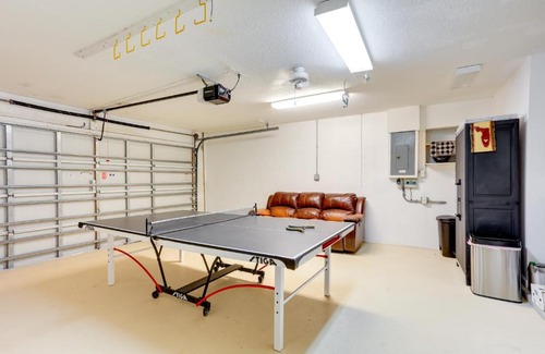 North Palm Beach Heights Casa | Sleek Jupiter Retreat with Lanai and Pool!