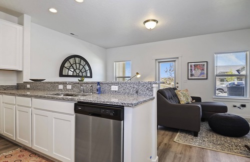 Nampa Casa | Sleek, Like-New, Sparkling Clean Townhome!