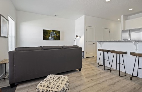 Nampa Casa | Sleek, Like-New, Sparkling Clean Townhome!