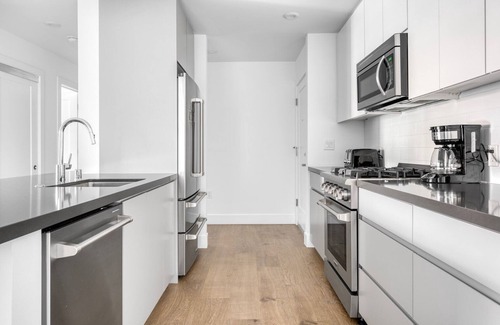 Sharon Heights Apartamento | Sleek Menlo Park 2BR w/ Pool, W/D, Gym, near 82, 101, 280, by Blueground