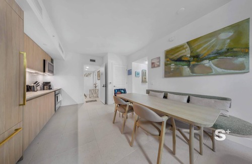East Little Havana Apartamento | Sleek Miami Downtown Condo with Water Views