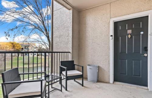 Fossil Creek Apartamento | Sleek Retreat 2BR, 2BA Pool Access