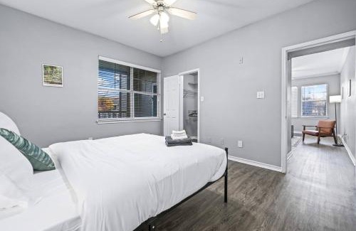 Fossil Creek Apartamento | Sleek Retreat 2BR, 2BA Pool Access