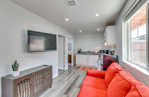 San Fernando Apartamento | Sleek San Fernando Studio ~ 14 Mi to Universal