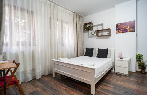 Bucharest City-Centre Apartamento | Sleek Studio in the Heart of Bucharest