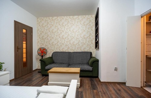 Bucharest City-Centre Apartamento | Sleek Studio in the Heart of Bucharest