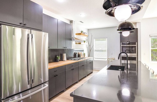 Lancaster Casa | Sleek Tennessee Retreat: 2 Mi to Center Hill Lake!