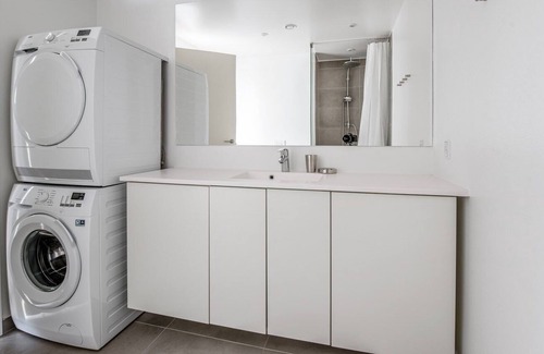 Frederiksberg Apartamento | Sleek Valby 2BR w/ W/D, Office & Storage, nr Spinderiet, by Blueground
